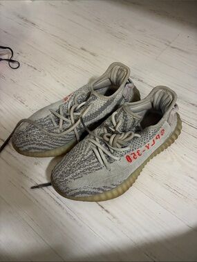 Yeezy Boost 350 V2